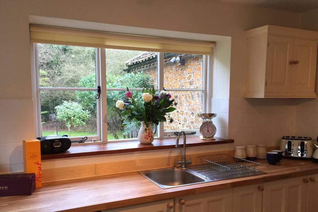 Forestry Cottage. Hot Tub, Open Fire, Dog Friendly Gaywood Экстерьер фото